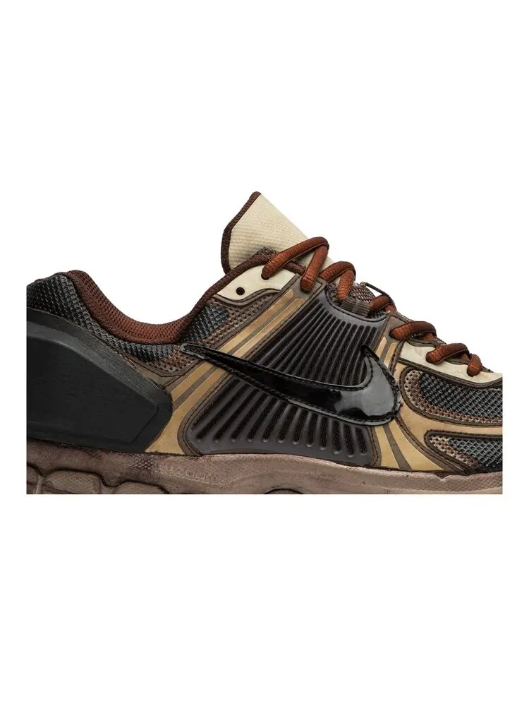 Кроссовки Nike A-Cold-Wall* x Air Zoom Vomero 5 'Solarised' — изображение 2 из 4, загар