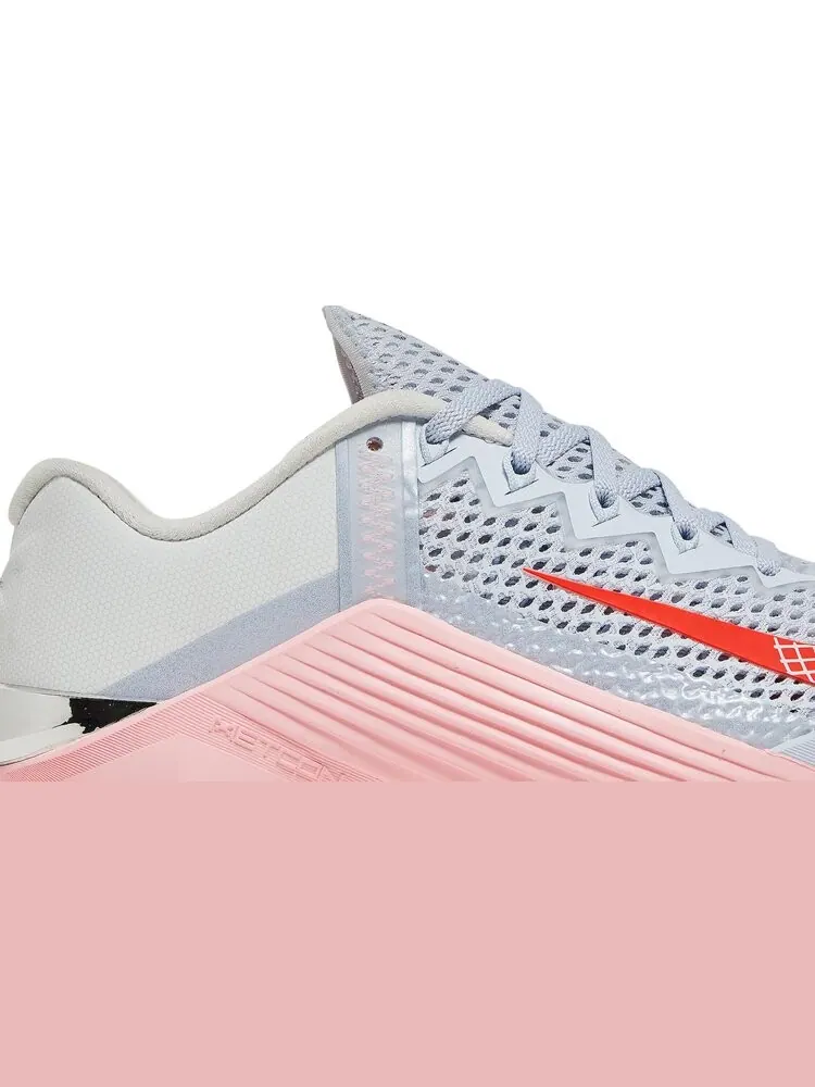 Кроссовки Nike Wmns Metcon 6 'Football Grey Arctic Punch' — изображение 2 из 8, серый