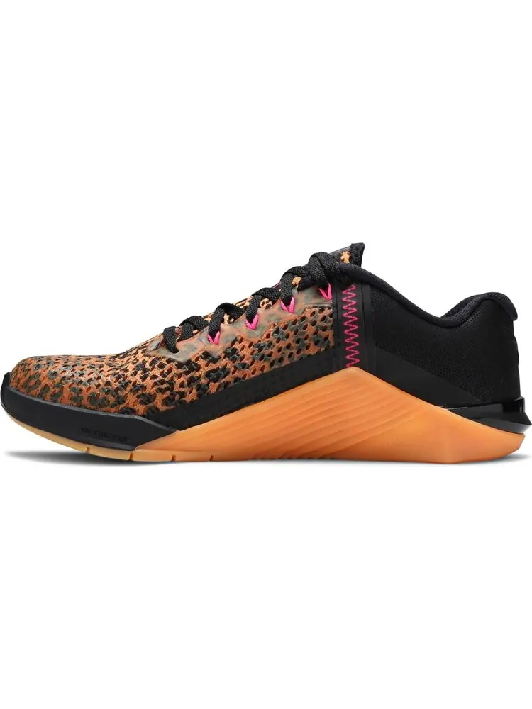 Кроссовки Nike Wmns Metcon 6 'Cheetah Print' — изображение 3 из 8, коричневый