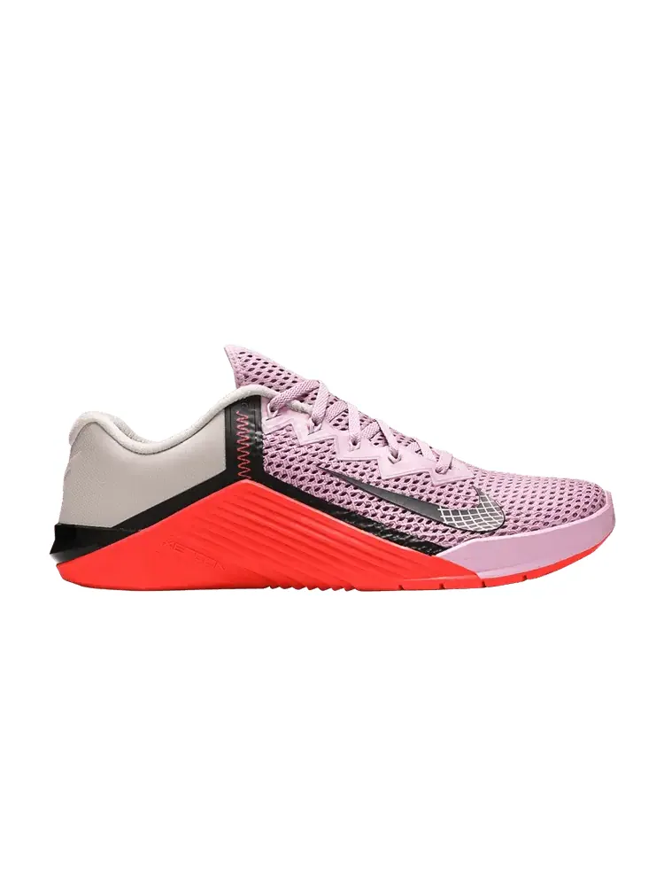 Кроссовки Nike Wmns Metcon 6 'Beyond Pink Flash Crimson' — изображение 1 из 9