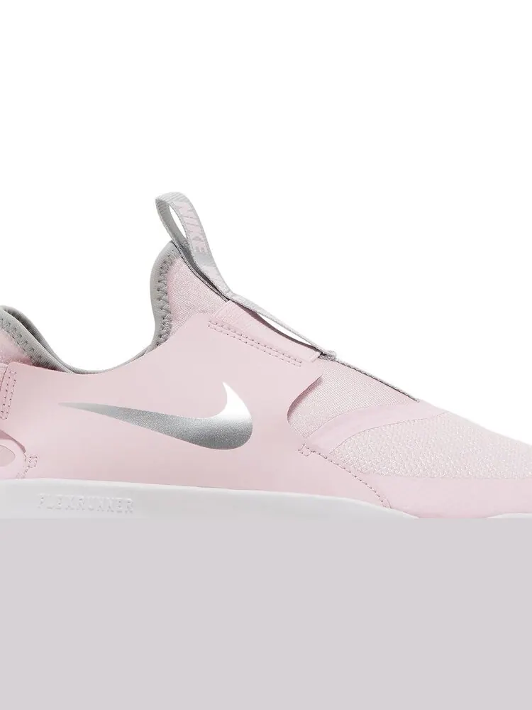 Кроссовки Nike Flex Runner GS 'Pink Foam Metallic Silver' — изображение 2 из 8, розовый
