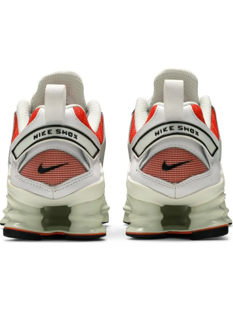 Кроссовки Nike Wmns Shox Nova 'White Team Orange' — изображение 6 из 8, белый