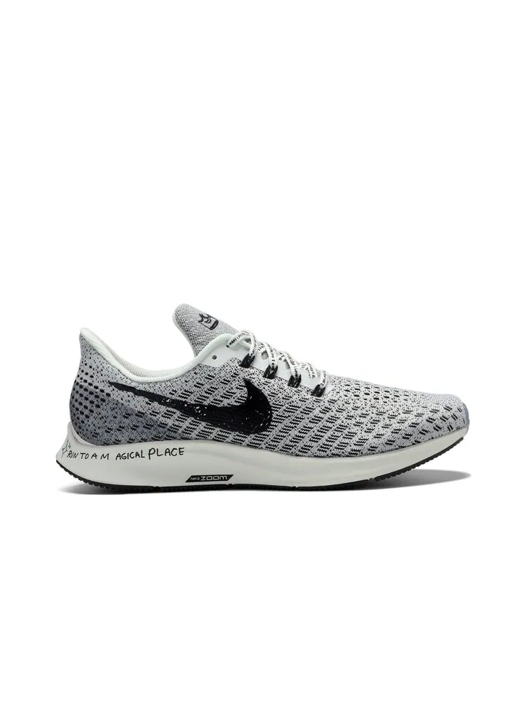 Кроссовки Nike Nathan Bell x Air Zoom Pegasus 35 'Childhood' — изображение 1 из 4, белый