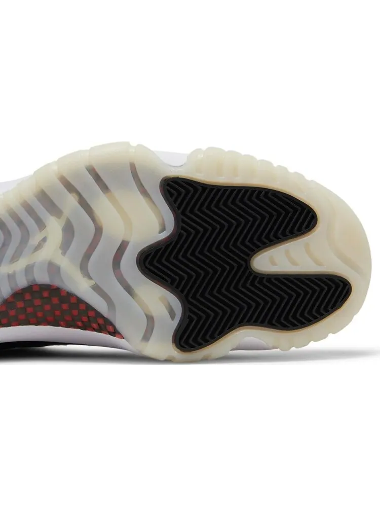 Кроссовки Air Jordan 11 Retro Low 72-10 — изображение 5 из 10, черный