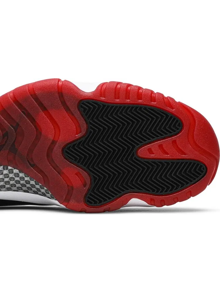 Кроссовки Air Jordan 11 Retro Low Concord-Bred — изображение 5 из 8, белый