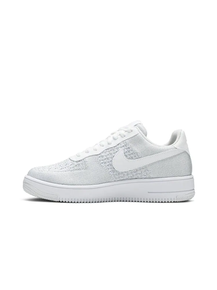 Кроссовки Nike Air Force 1 Flyknit Low 'Pure Platinum' — изображение 3 из 4, белый