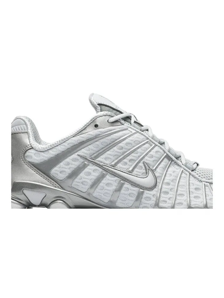 Кроссовки Nike Shox TL 'Platinum Chrome' — изображение 2 из 4, серебряный