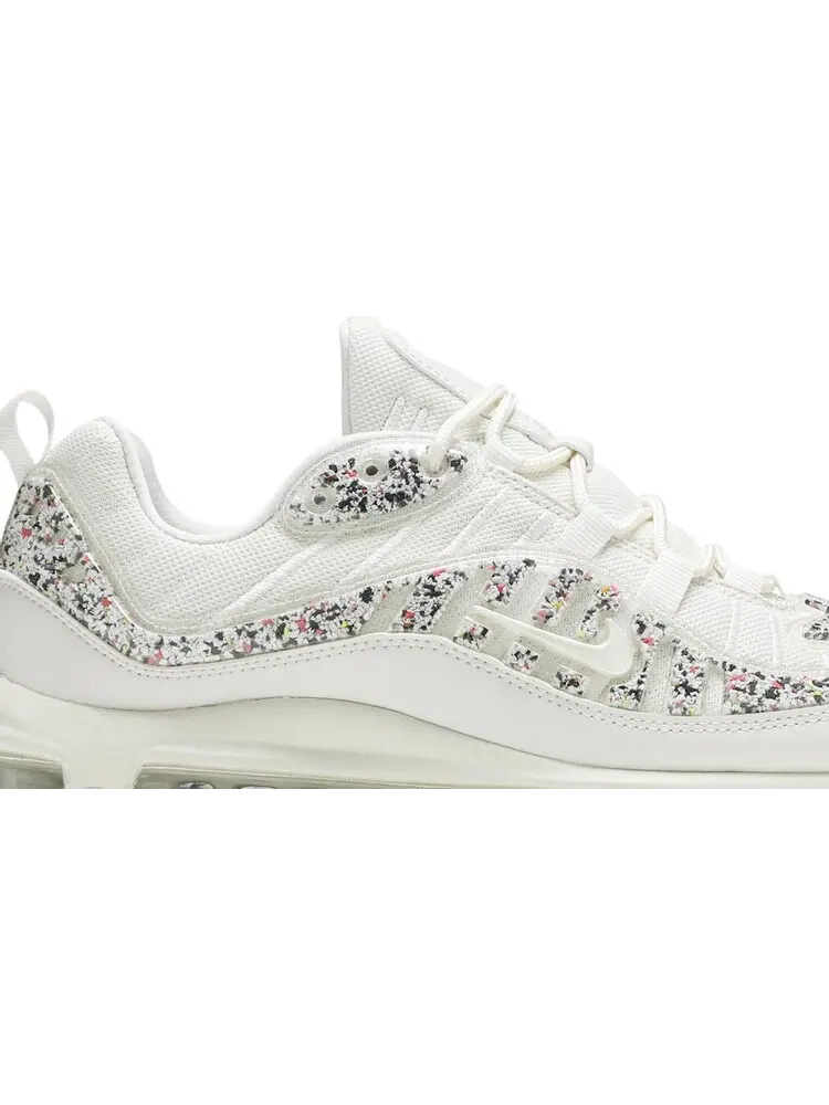 Кроссовки Nike Wmns Air Max 98 LX 'Recycled Material' — изображение 2 из 8, бежевый