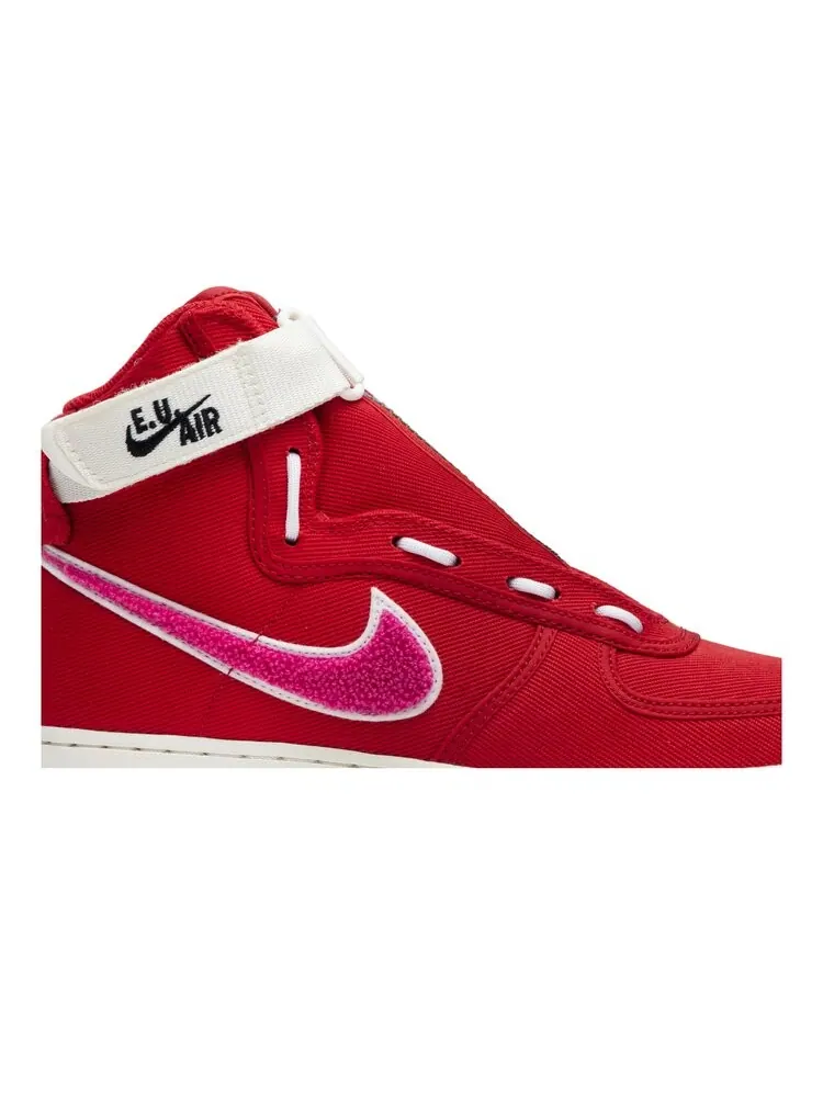 Кроссовки Nike Emotionally Unavailable x Air Force 1 High 'Heart' — изображение 2 из 4, красный