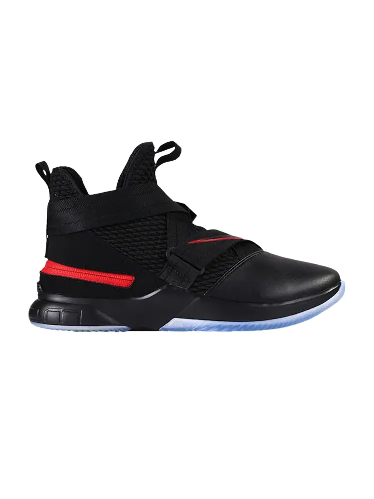 Кроссовки Nike LeBron Soldier 12 FlyEase 4E 'Black University Red' — изображение 1 из 1, черный