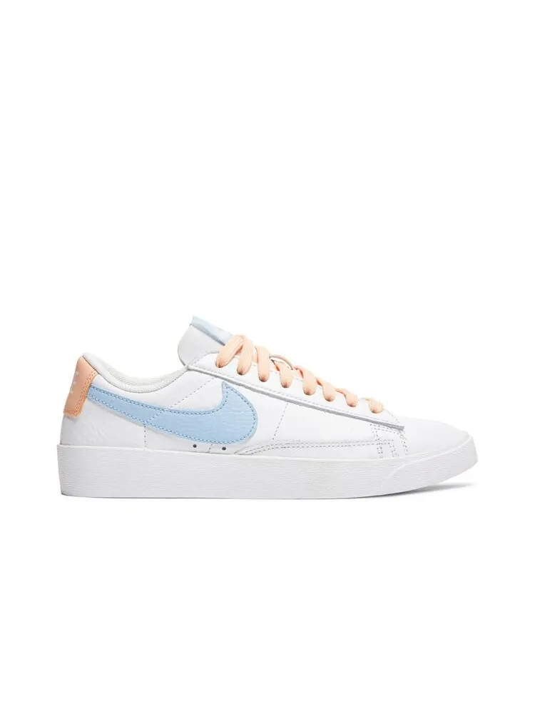 Кроссовки Nike Wmns Blazer Low LE — изображение 1 из 4, белый