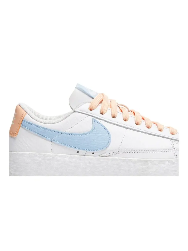 Кроссовки Nike Wmns Blazer Low LE — изображение 2 из 4, белый