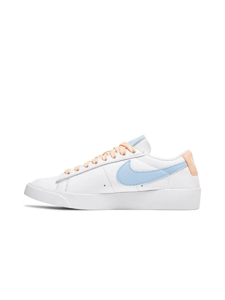Кроссовки Nike Wmns Blazer Low LE — изображение 3 из 4, белый