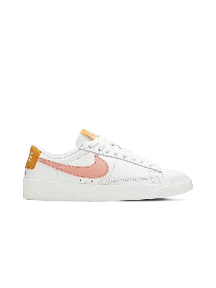 Кроссовки Nike Wmns Blazer Low 'Pink Quartz' — изображение 2 из 9, белый/розовый