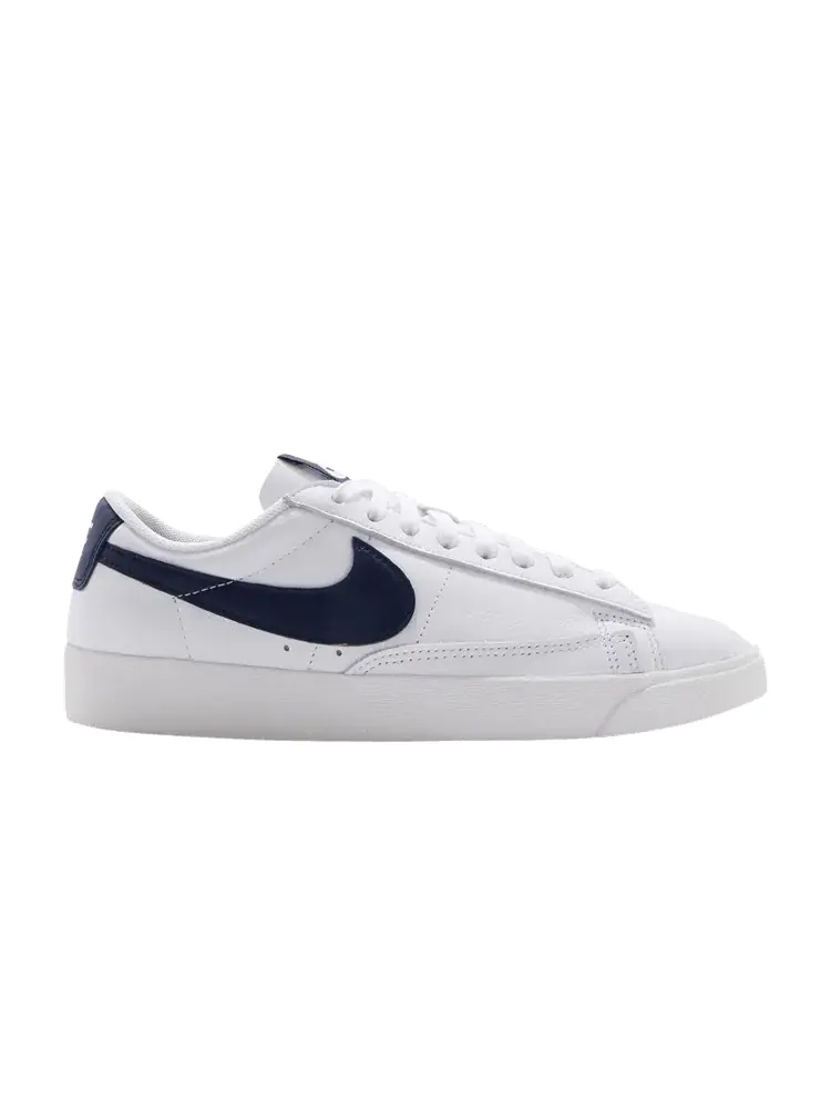 Кроссовки Nike Wmns Blazer Low LE 'White Navy' — изображение 1 из 1, белый/темно-синий