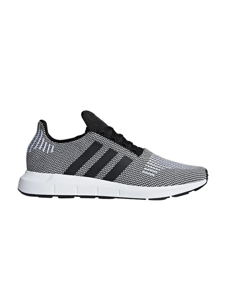 Кроссовки adidas Swift Run 'Core Black Cloud White' — изображение 1 из 1, черный/черный/белый