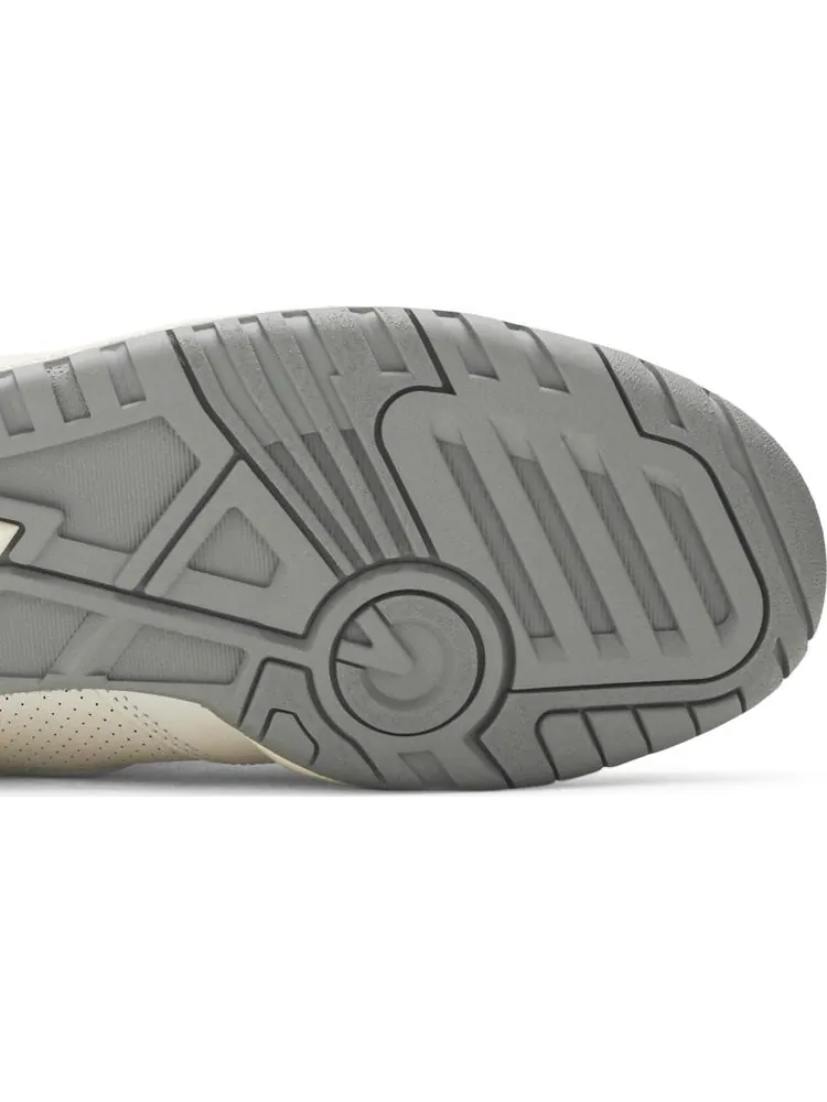 Кроссовки New Balance Aimé Leon Dore x 550 'Silver' — изображение 5 из 8, серый