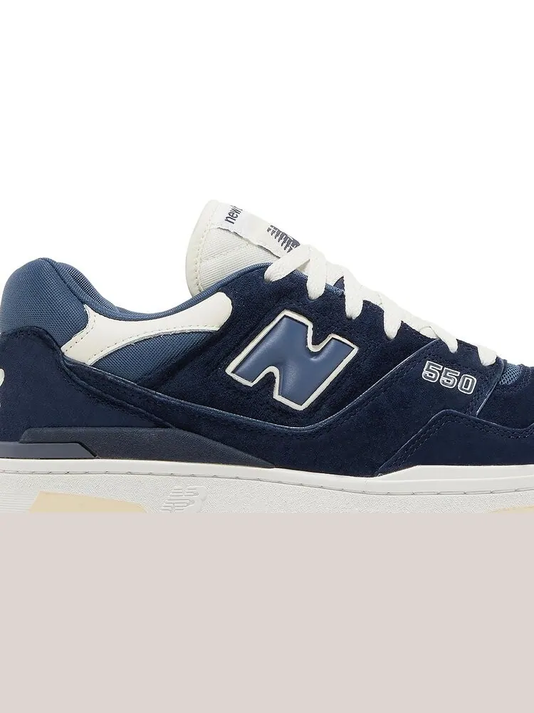 Кроссовки New Balance 550 'Indigo Sea Salt' — изображение 2 из 8, синий