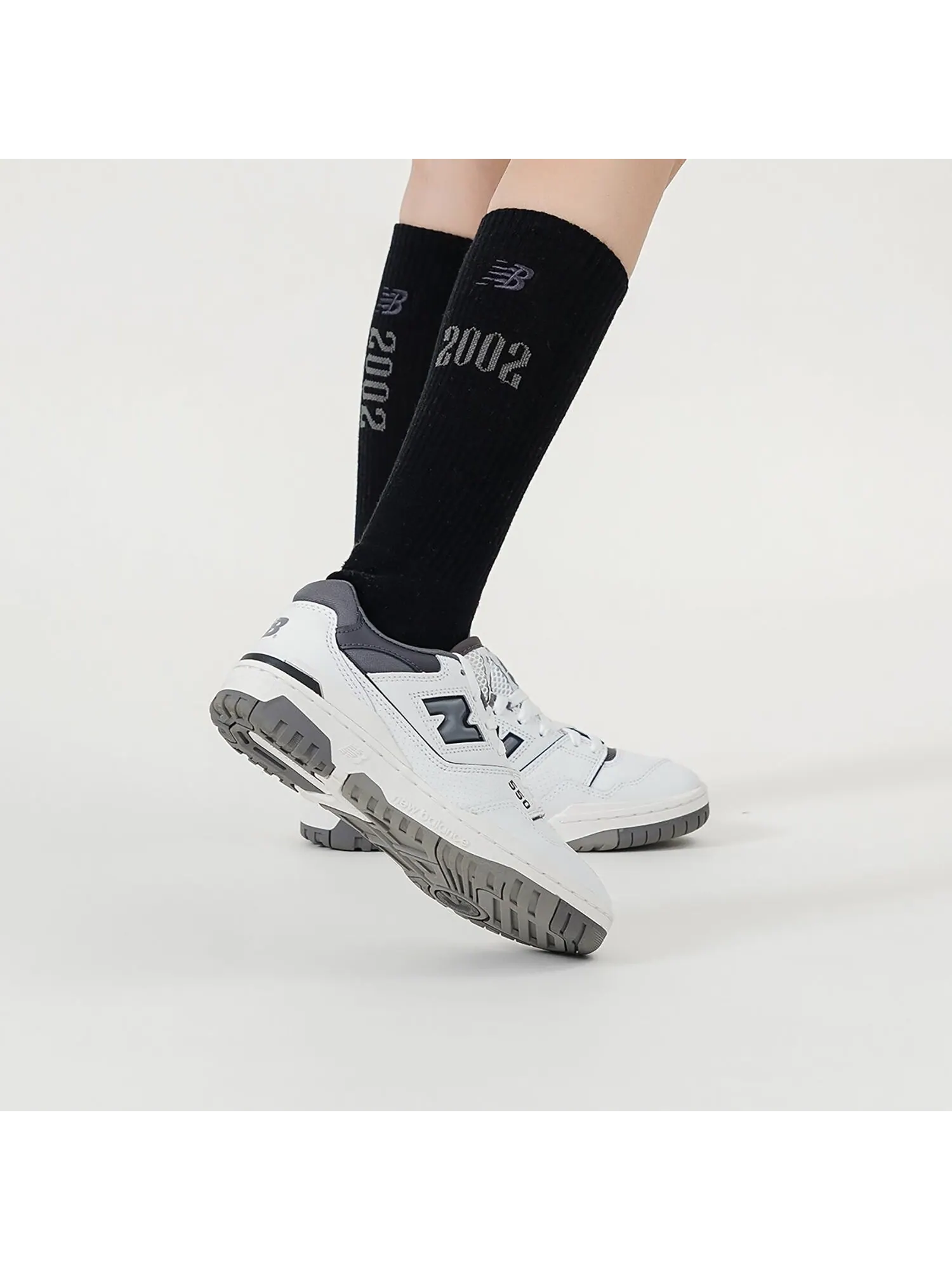 Кроссовки New Balance 550 бело-серые — изображение 6 из 8, белый серый