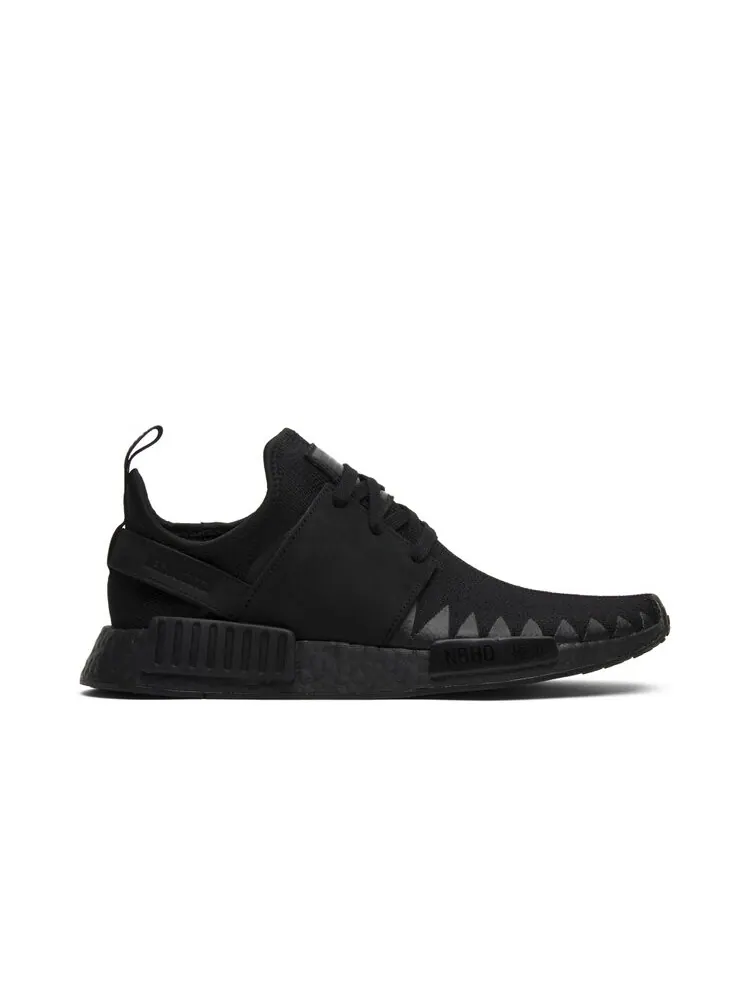Кроссовки Adidas Neighborhood x NMD_R1 Primeknit 'Triple Black' — изображение 1 из 4, черный