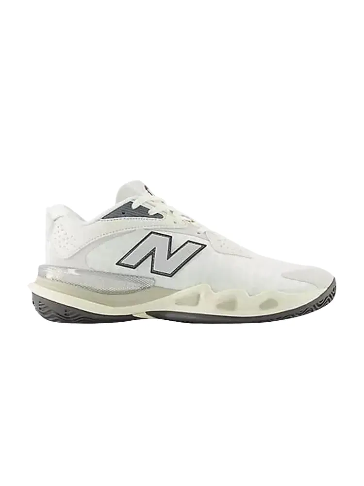 Кроссовки New Balance BB Hesi Low v2 — изображение 1 из 1, белый серый