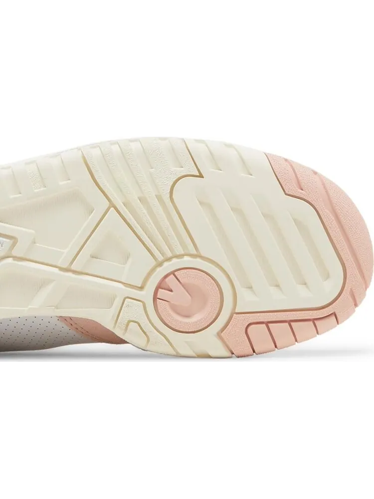 Кроссовки New Balance Wmns 550 'White Pink Sand' — изображение 6 из 9, белый