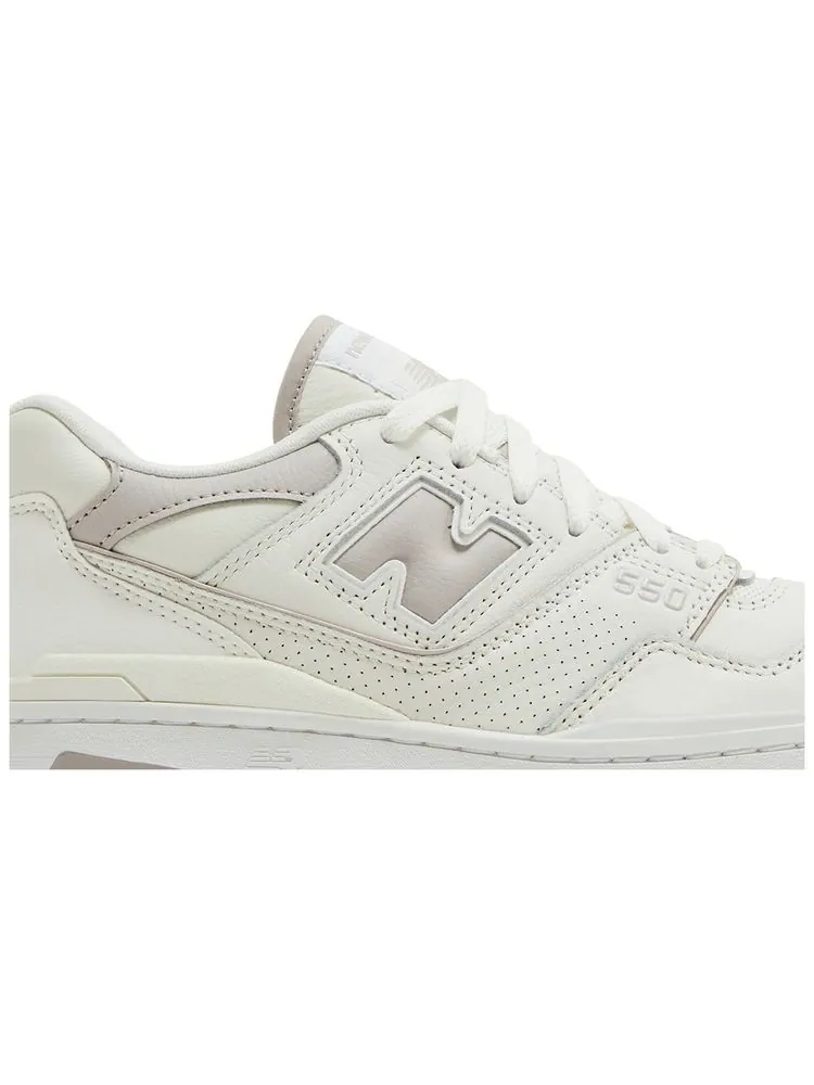Кроссовки New Balance Wmns 550 'Sea Salt Moonrock' — изображение 2 из 4, серебристый
