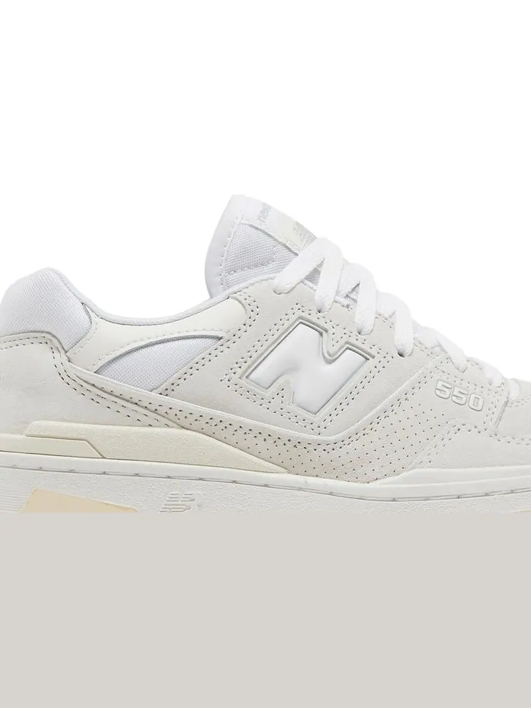 Кроссовки New Balance Wmns 550 'Sea Salt Macadamia Nut' — изображение 2 из 8, белый