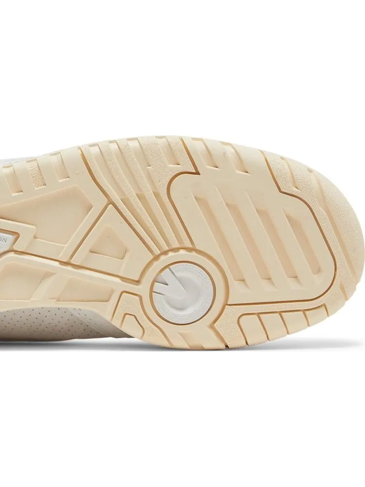 Кроссовки New Balance Wmns 550 'Sea Salt Macadamia Nut' — изображение 5 из 8, белый