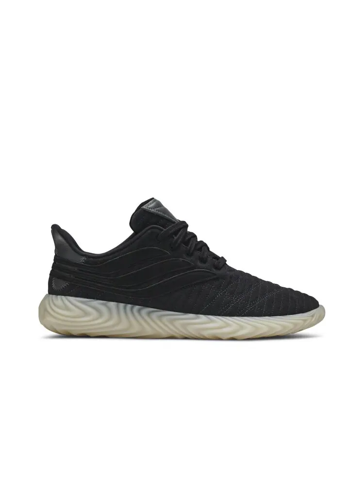 Кроссовки Adidas Sobakov 'Carbon' — изображение 1 из 4, черный