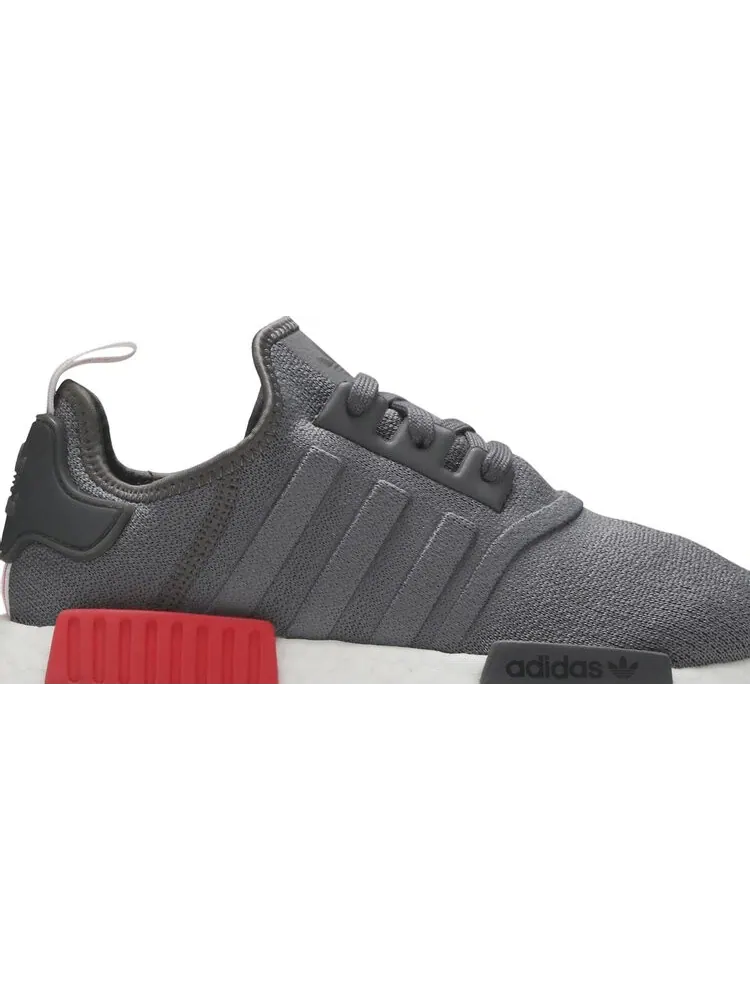 Кроссовки Adidas NMD_R1 'Grey Red' — изображение 2 из 8, серый