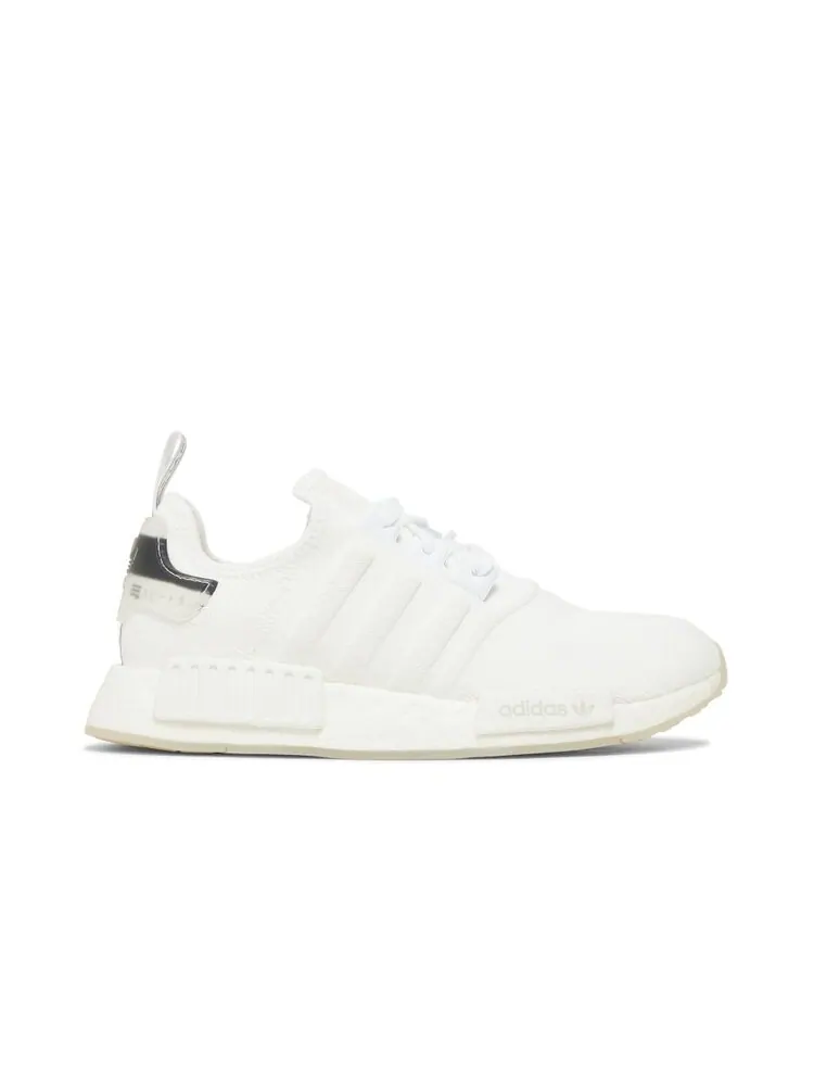 Кроссовки Adidas NMD_R1 'Triple White' — изображение 1 из 4, белый