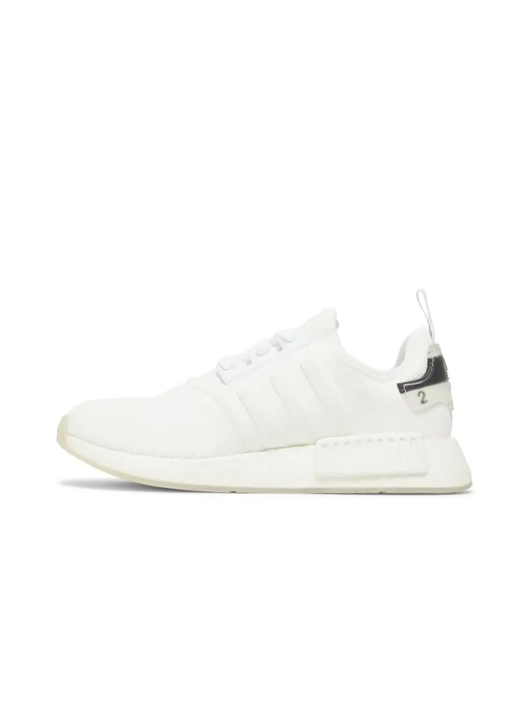 Кроссовки Adidas NMD_R1 'Triple White' — изображение 3 из 4, белый