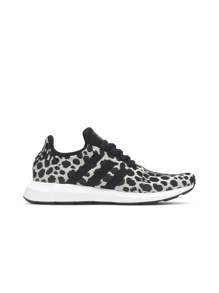 Кроссовки Adidas Wmns Swift Run — изображение 1 из 4, черный