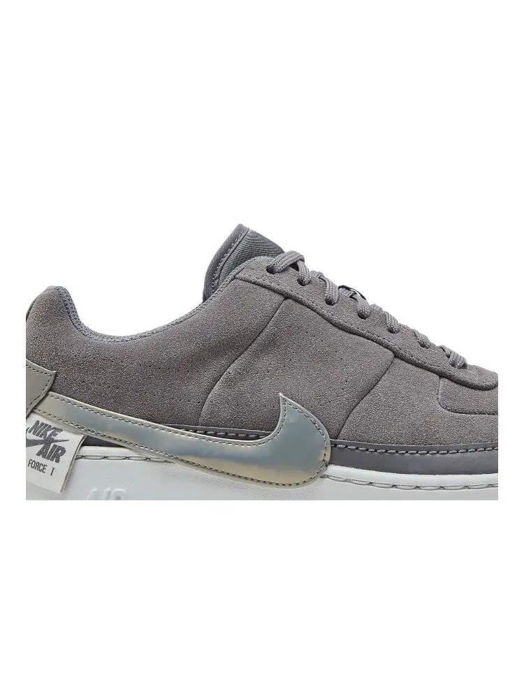 Кроссовки Nike Wmns Air Force 1 Jester Low 'Gunsmoke' — изображение 2 из 4, серый