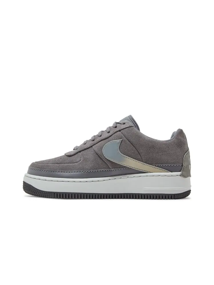 Кроссовки Nike Wmns Air Force 1 Jester Low 'Gunsmoke' — изображение 3 из 4, серый