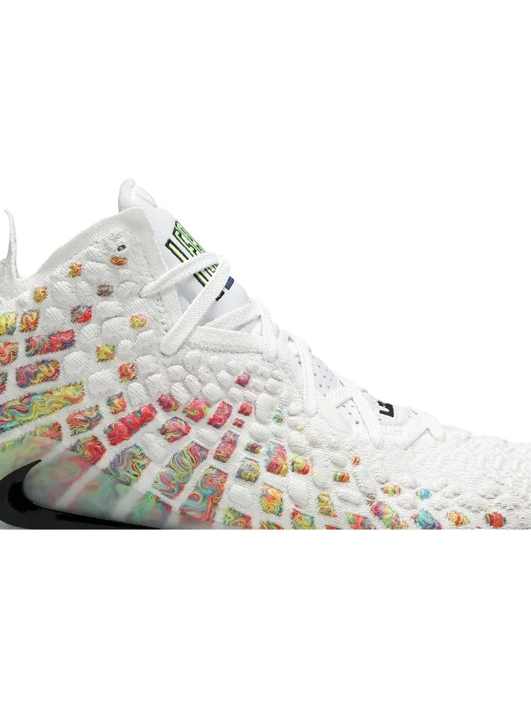 Кроссовки Nike LeBron 17 'Air Command Force' — изображение 2 из 8, белый