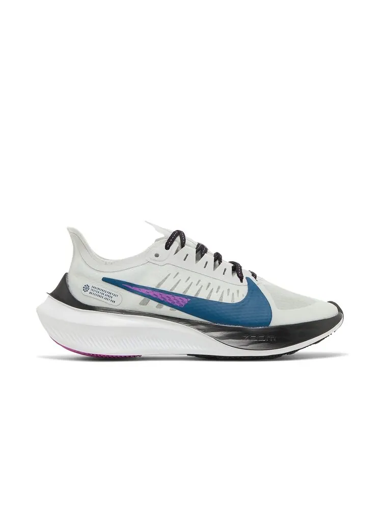 Кроссовки Nike Wmns Zoom Gravity — изображение 1 из 4, белый