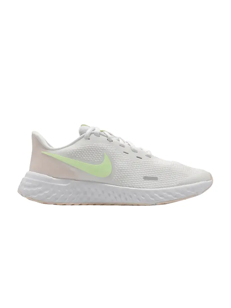 Кроссовки Nike Wmns Revolution 5 'Summit White' — изображение 1 из 1, белый