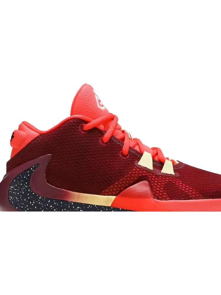 Кроссовки Nike Zoom Freak 1 BG 'Noble Red' — изображение 2 из 8, красный