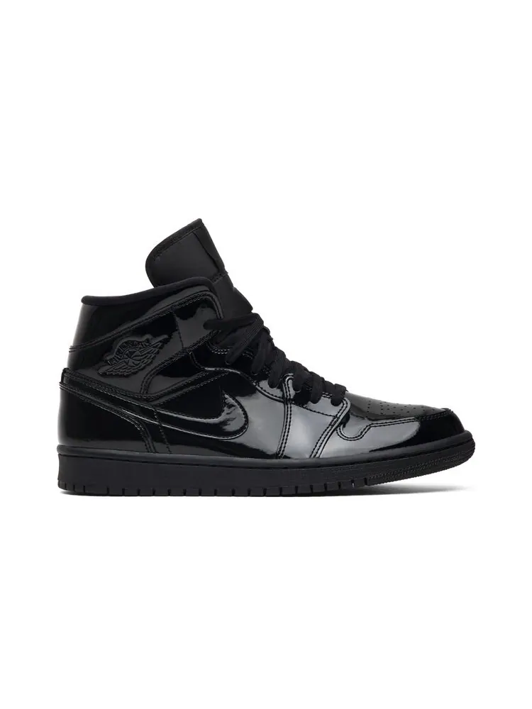 Кроссовки Air Jordan Wmns Air Jordan 1 Mid Patent SE 'Triple Black' — изображение 1 из 4, черный