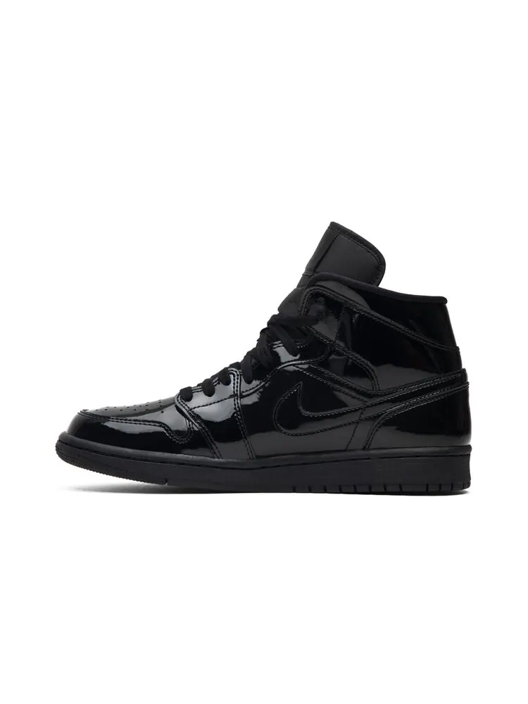 Кроссовки Air Jordan Wmns Air Jordan 1 Mid Patent SE 'Triple Black' — изображение 3 из 4, черный