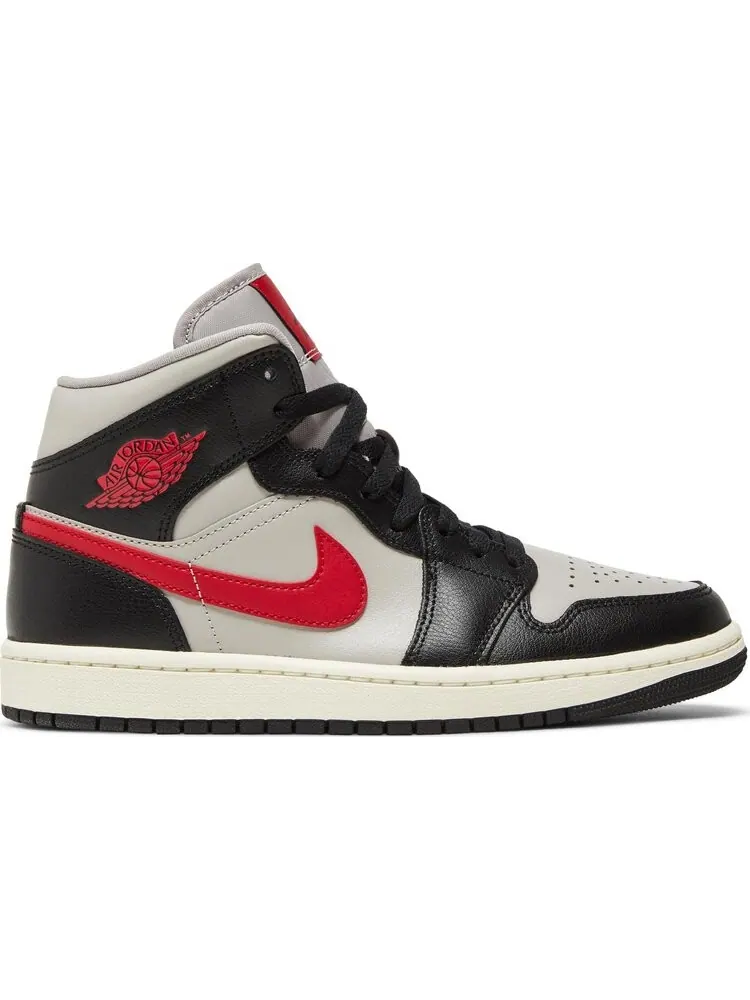 Кроссовки Wmns Air Jordan 1 Mid 'Black College Grey' — изображение 1 из 4, черный