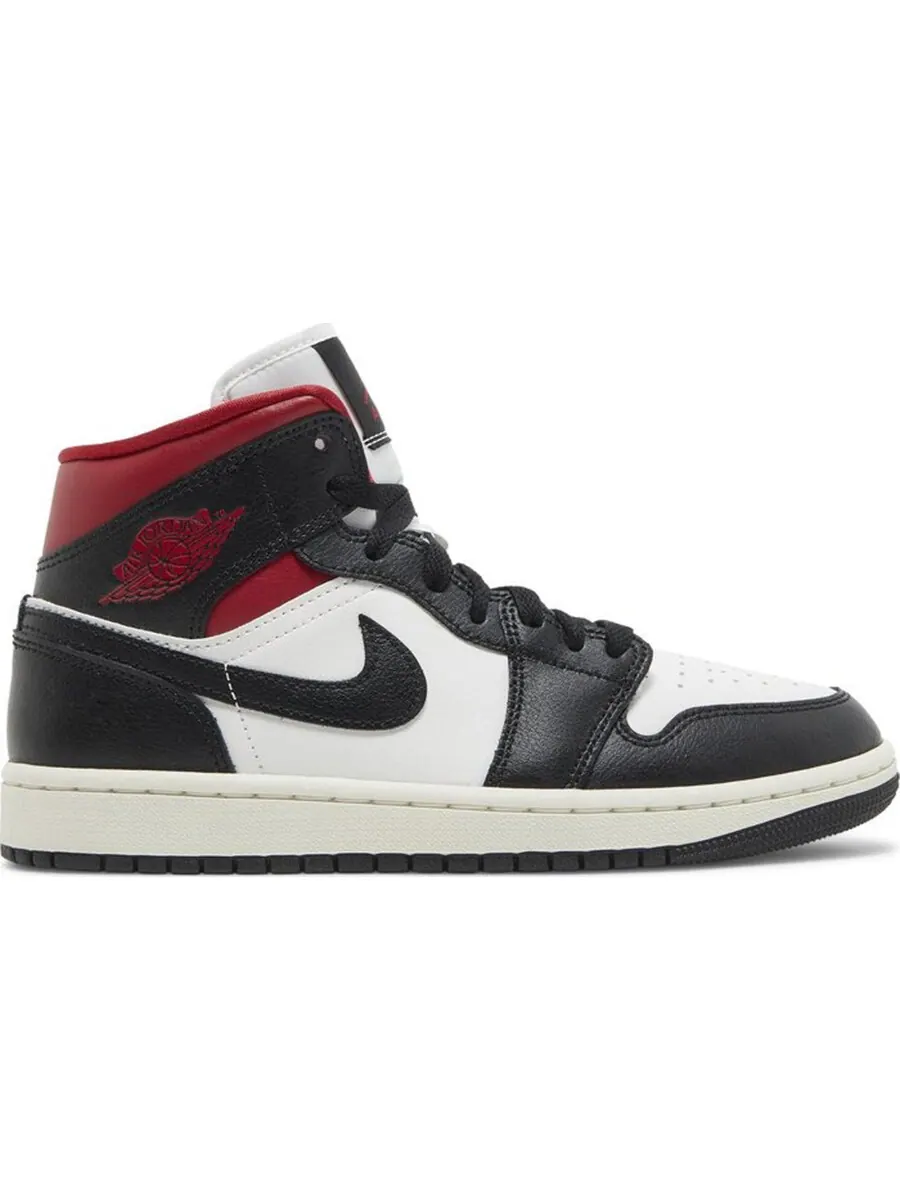 Женские кроссовки Nike Air Jordan 1 Mid Black/Sail/Gym Red — изображение 1 из 4
