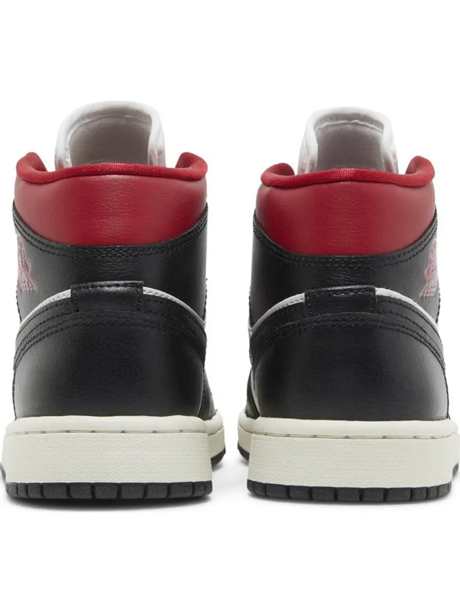 Женские кроссовки Nike Air Jordan 1 Mid Black/Sail/Gym Red — изображение 3 из 4