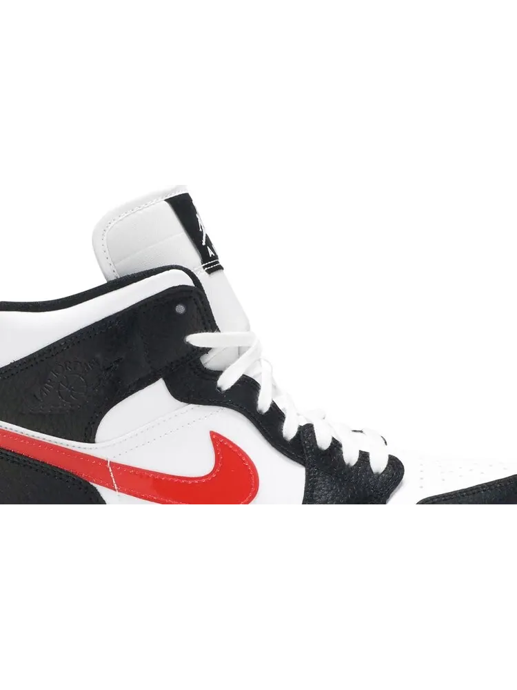 Кроссовки Wmns Air Jordan 1 Mid Alternate Swoosh — изображение 2 из 8, черный