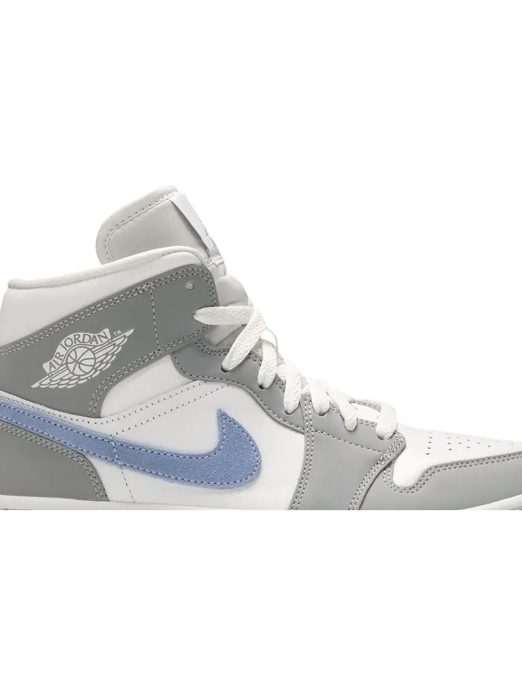 Кроссовки Wmns Air Jordan 1 Mid Wolf Grey Aluminum — изображение 2 из 8, серый