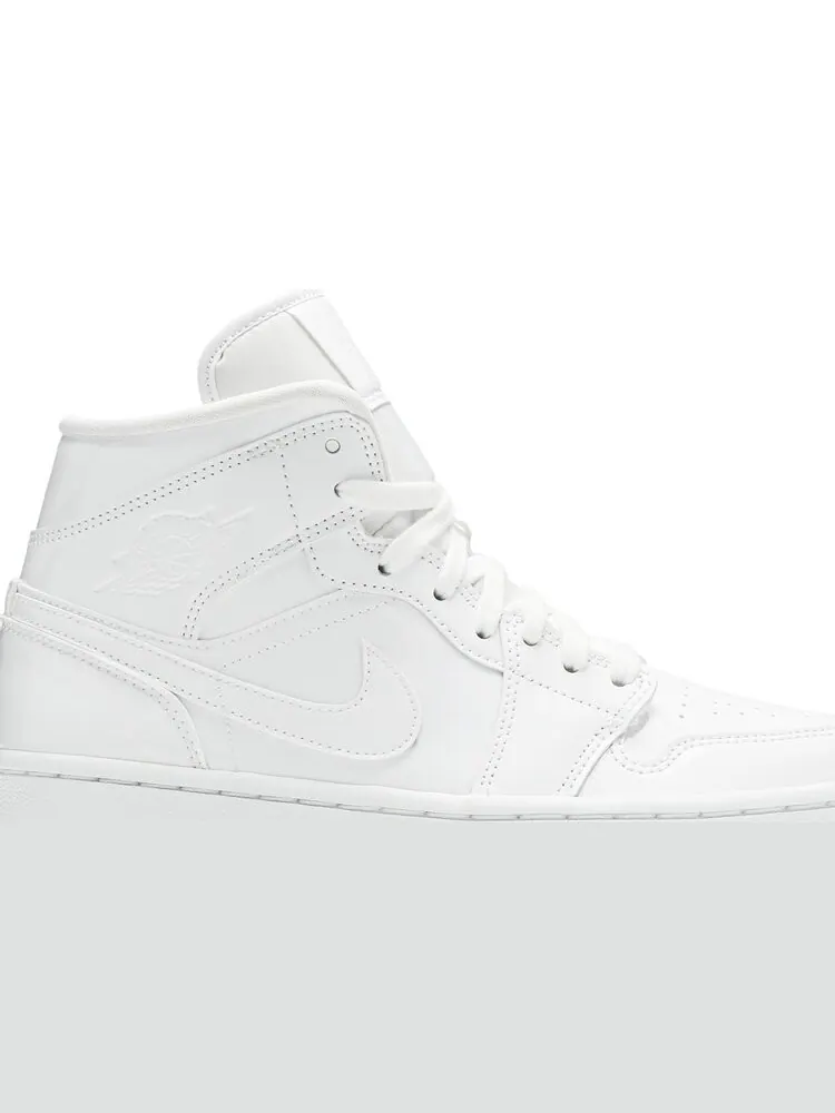 Кроссовки Wmns Air Jordan 1 Mid Patent Triple White — изображение 2 из 8, белый