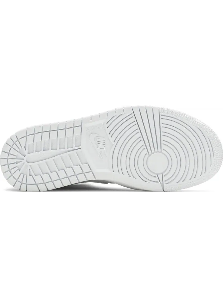 Кроссовки Wmns Air Jordan 1 Mid Patent Triple White — изображение 4 из 8, белый
