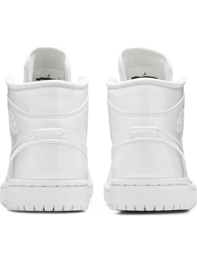 Кроссовки Wmns Air Jordan 1 Mid Patent Triple White — изображение 6 из 8, белый